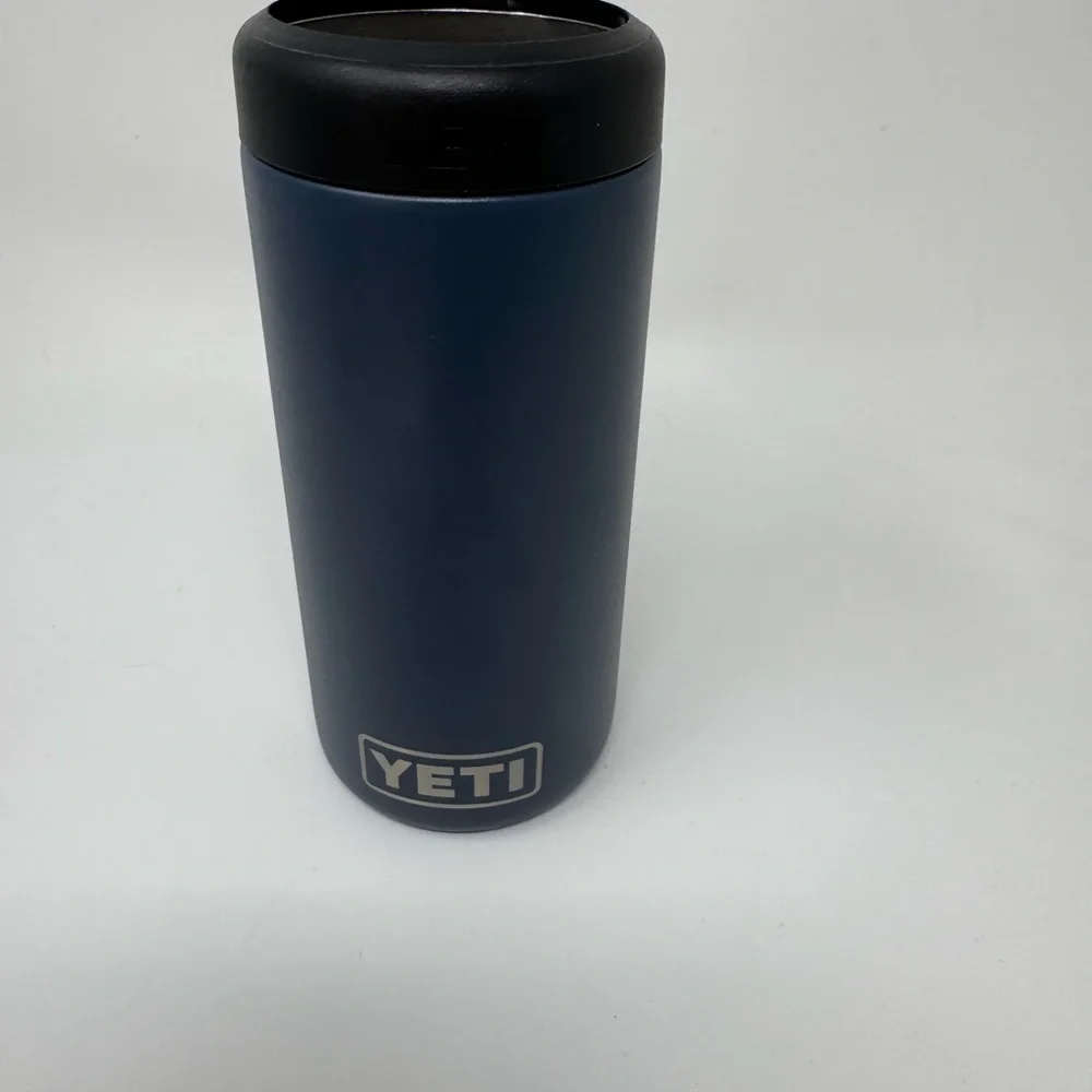 YETI Navy Matte Slim Can Colster‎